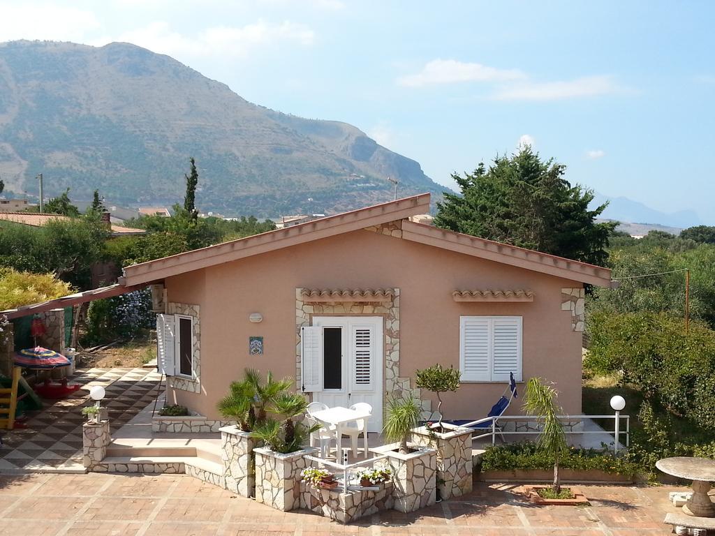 קאסטלמארה דל גולפו Villa Oasi Del Relax מראה חיצוני תמונה