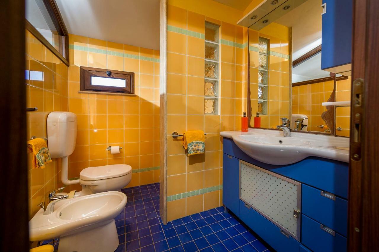 קאסטלמארה דל גולפו Villa Oasi Del Relax מראה חיצוני תמונה