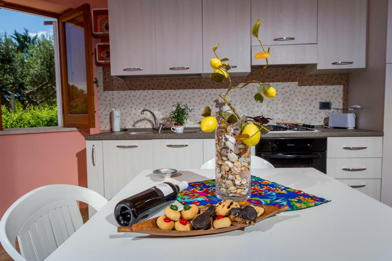 קאסטלמארה דל גולפו Villa Oasi Del Relax מראה חיצוני תמונה