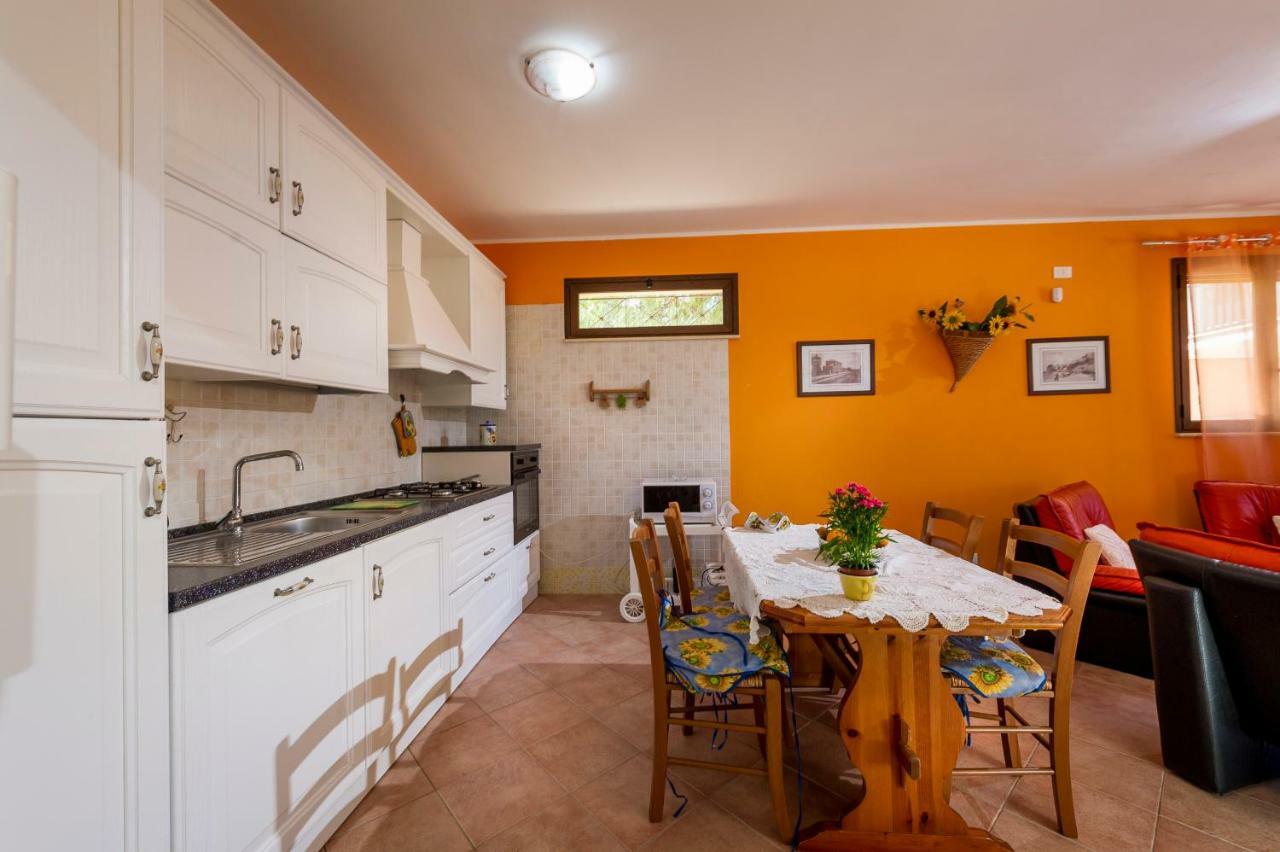קאסטלמארה דל גולפו Villa Oasi Del Relax מראה חיצוני תמונה